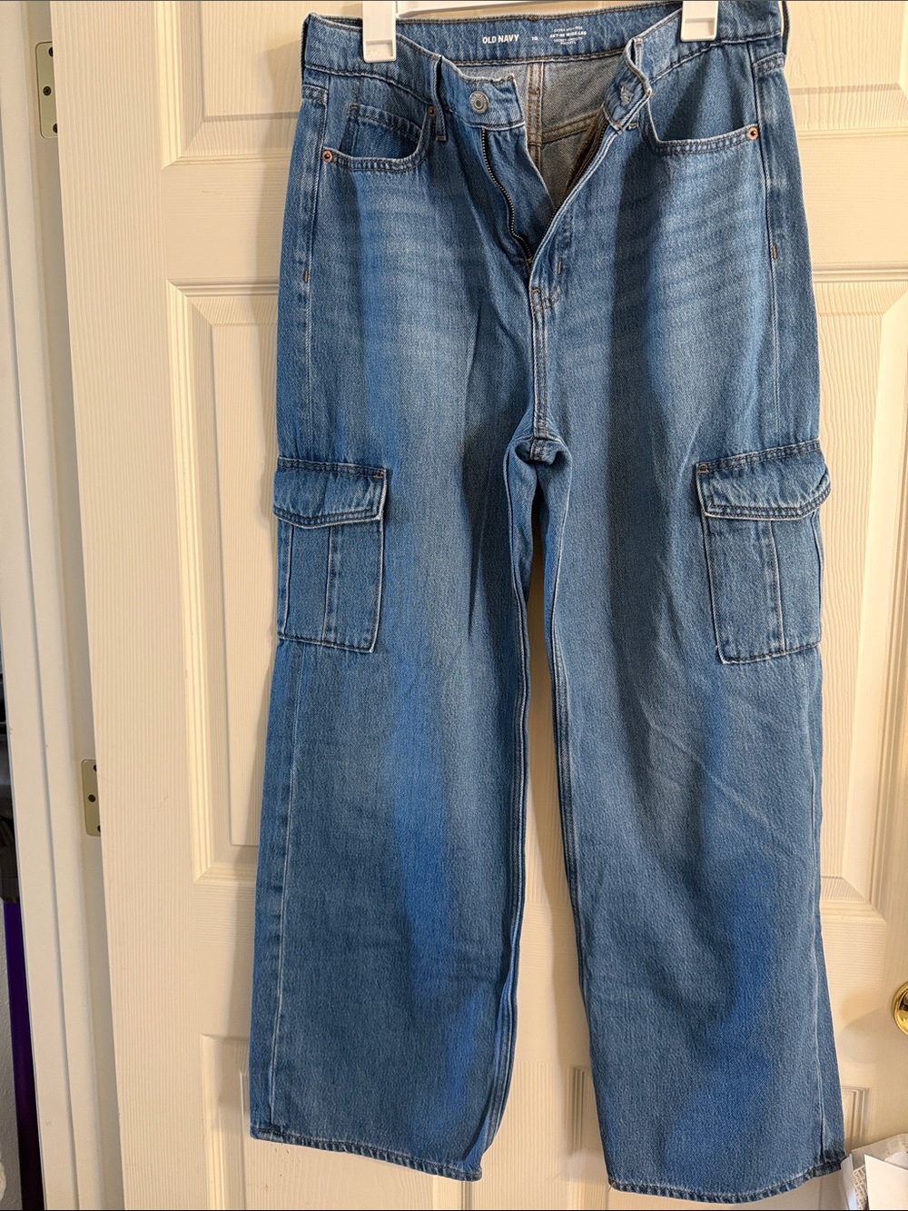 Old Navy Women’s Light Blue Relaxed Cargo Jeans